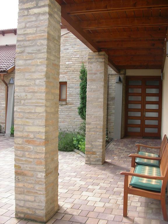 Frittmann Borhaz Bed & Breakfast Шолтвадкерт Екстериор снимка